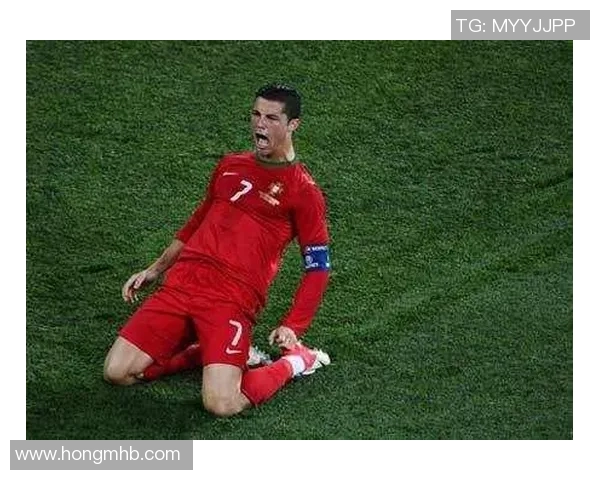 足球巨星梅西温馨时刻抱孩子展现父爱与亲情的动人瞬间